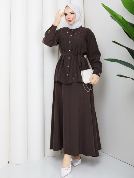 Kahverengı yaka tas tensel takım