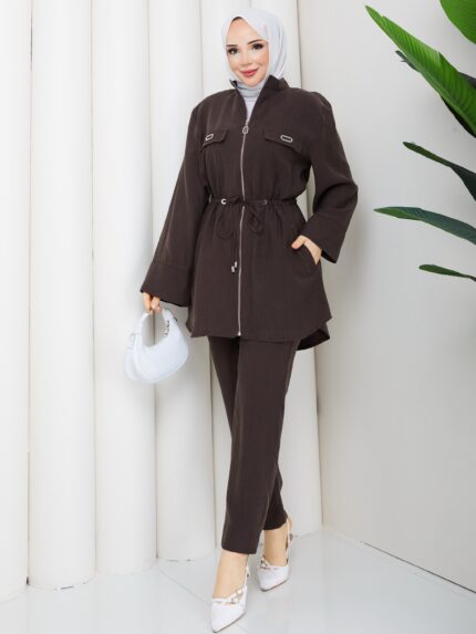 Kahverengı tenselmkumas pantolonlu takım