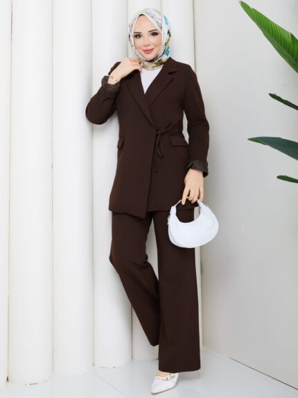 Kahverengı ıkılı takım ceket bağlamalı